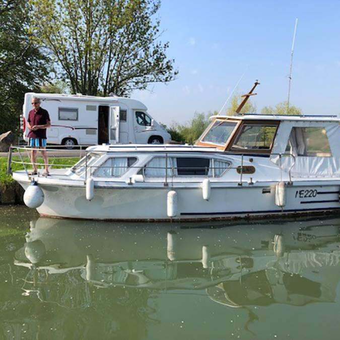Bateau de plaisance sur la Lys © Lys sans frontières